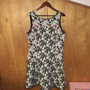 Black and white floral Banana Republic dress 14